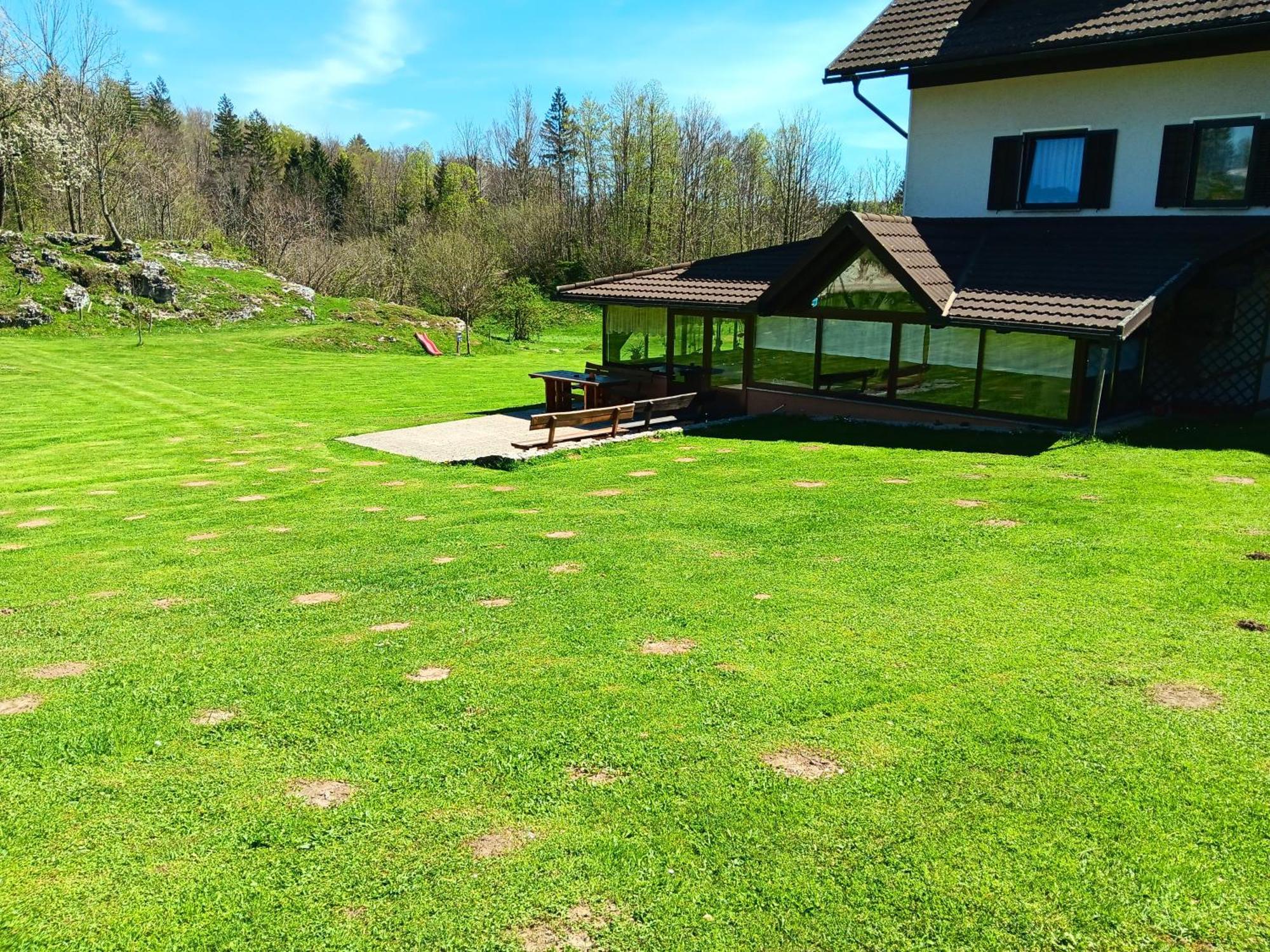 Turisticna Kmetija Pr Mark Trebce Zewnętrze zdjęcie